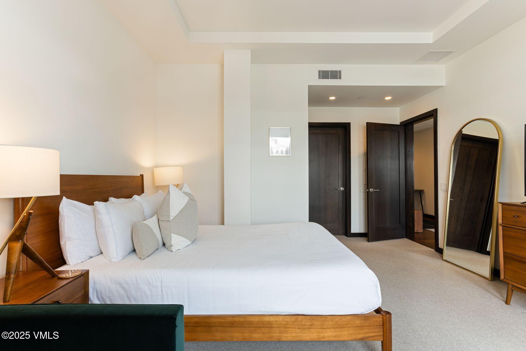 701 West Lionshead Circle, Unit W404 Vail, CO 81657 - Photo 25 of 45 photo_online_026