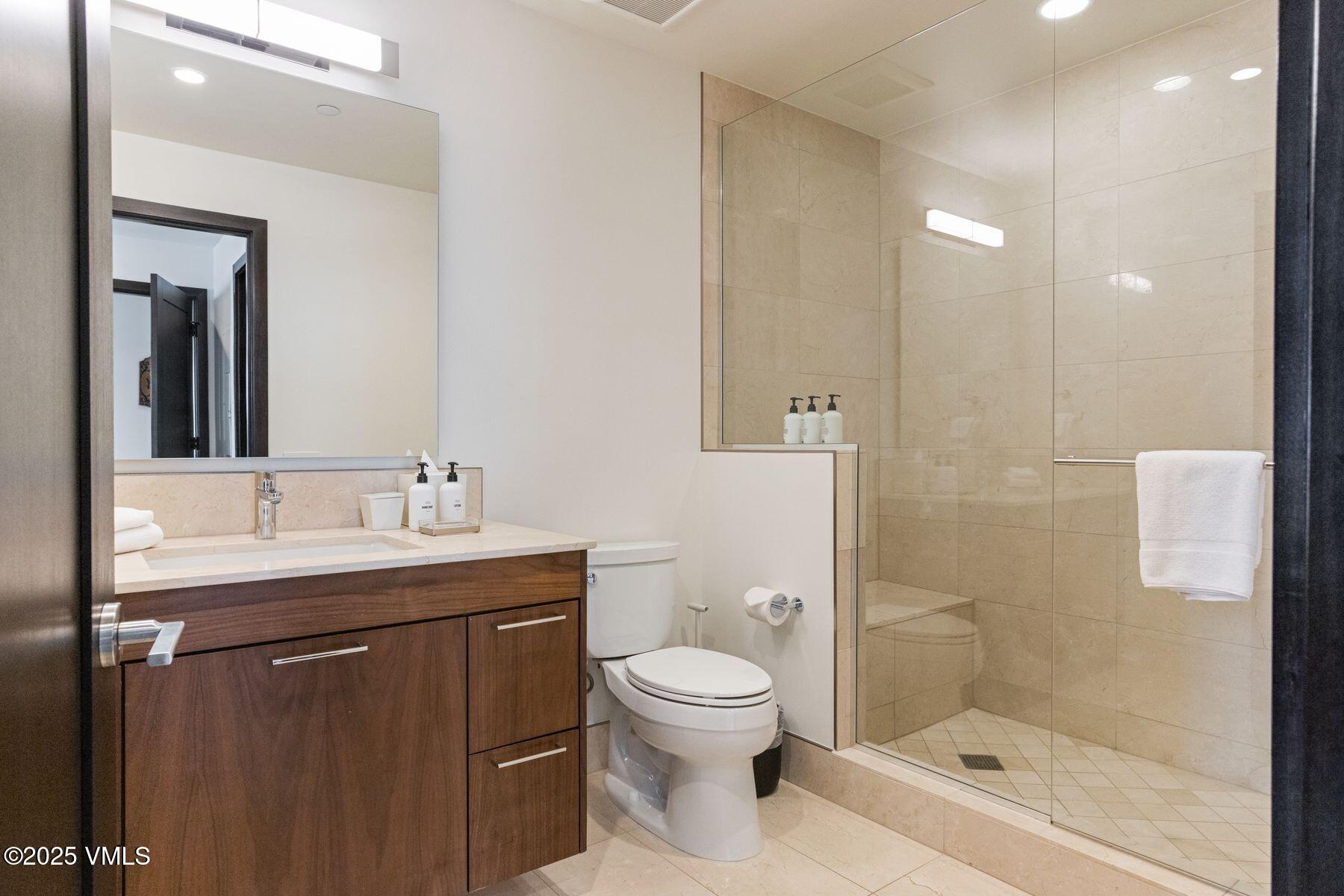 701 West Lionshead Circle, Unit W404 Vail, CO 81657 - Photo 26 of 45 photo_online_027