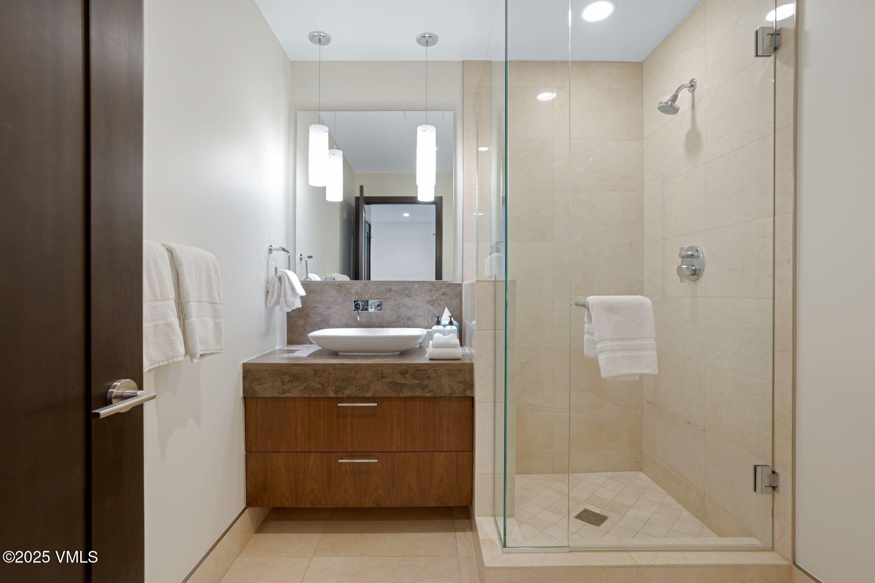 701 West Lionshead Circle, Unit W404 Vail, CO 81657 - Photo 27 of 45 photo_online_028