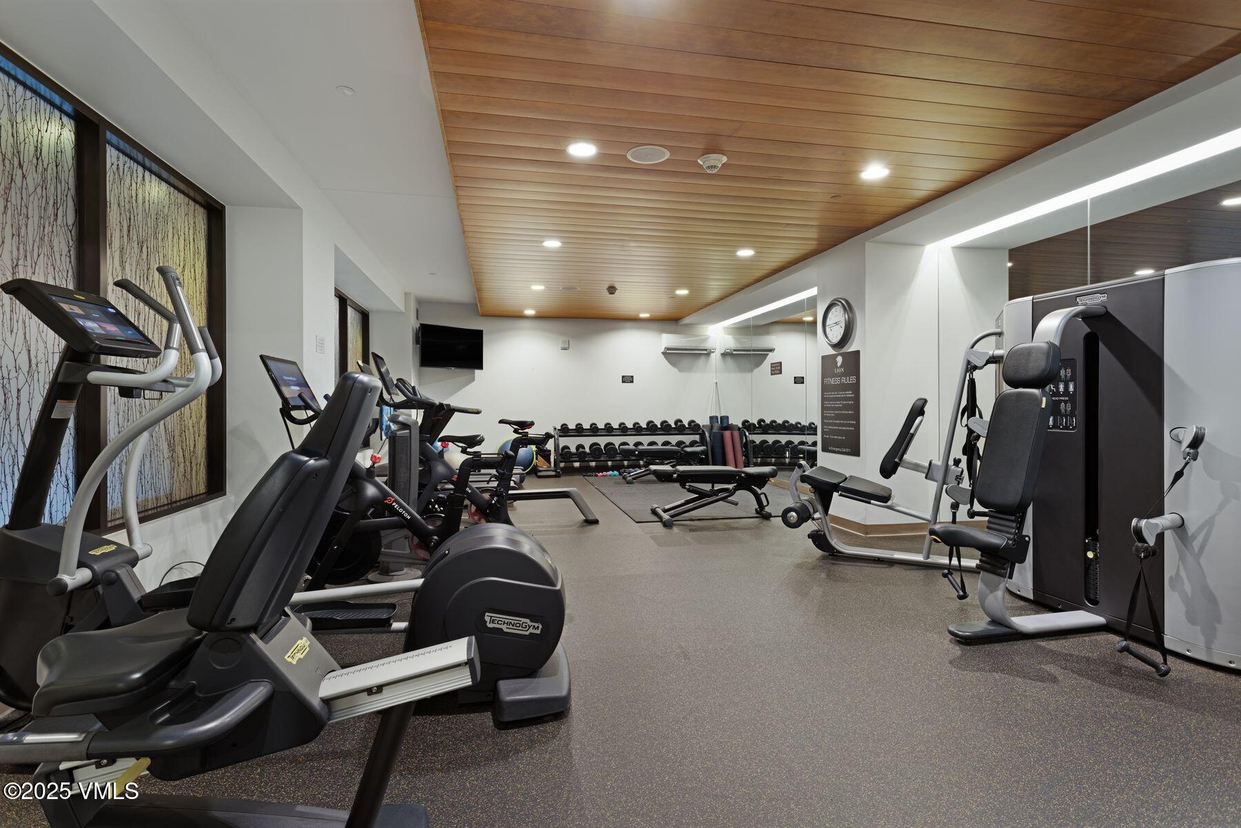 701 West Lionshead Circle, Unit W404 Vail, CO 81657 - Photo 34 of 45 photo_online_035