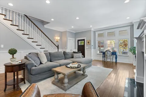 $1,300,000 | 4320 North Whipple Street, Chicago, IL 60618