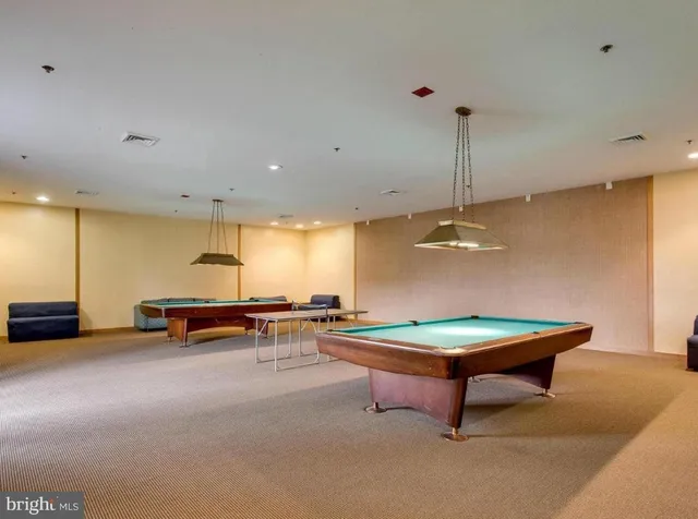 $2,700 | 3709 South George Mason Drive, Unit 1610E, Falls Church, VA 22041