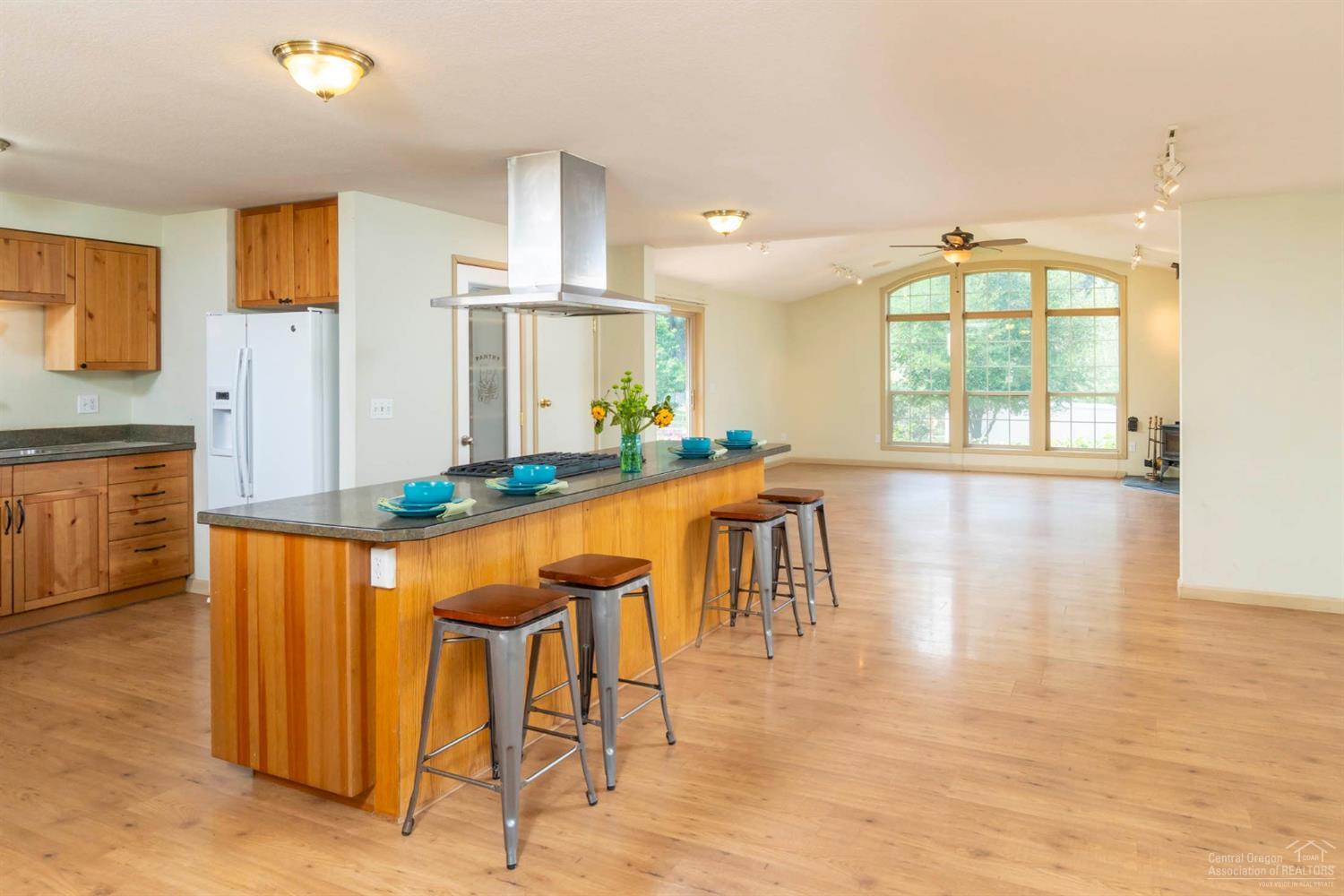 19222 Galen Road Bend, OR 97702 - Photo 8 of 23 Gallery Image 8