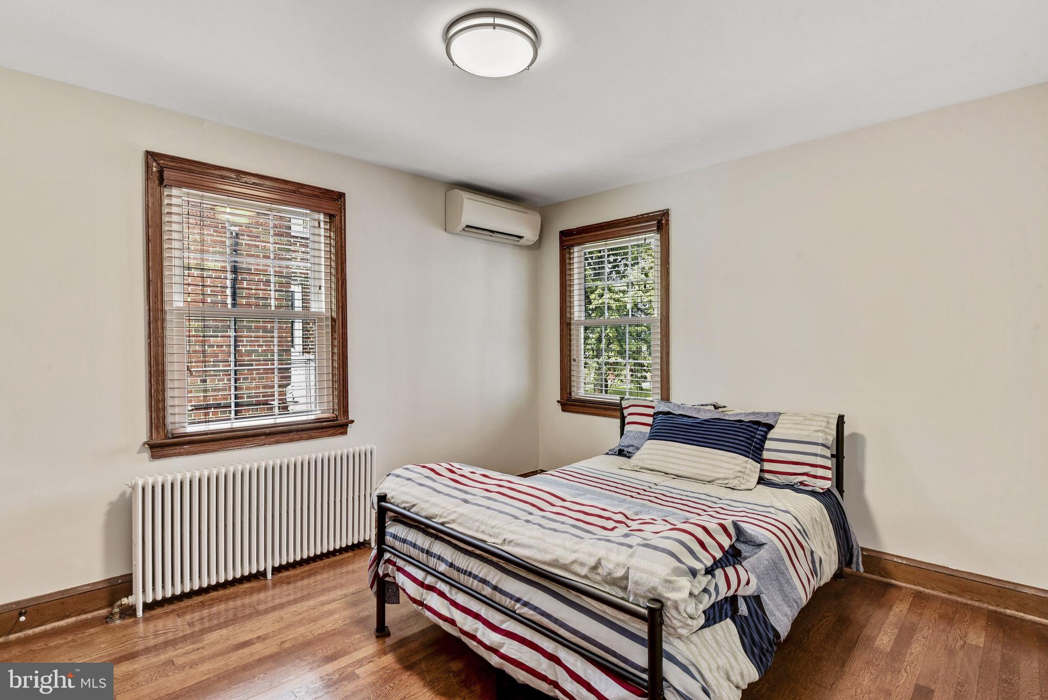323 Oglethorpe Street Northwest Washington, DC 20011 - Photo 13 of 21 Second Bedroom
