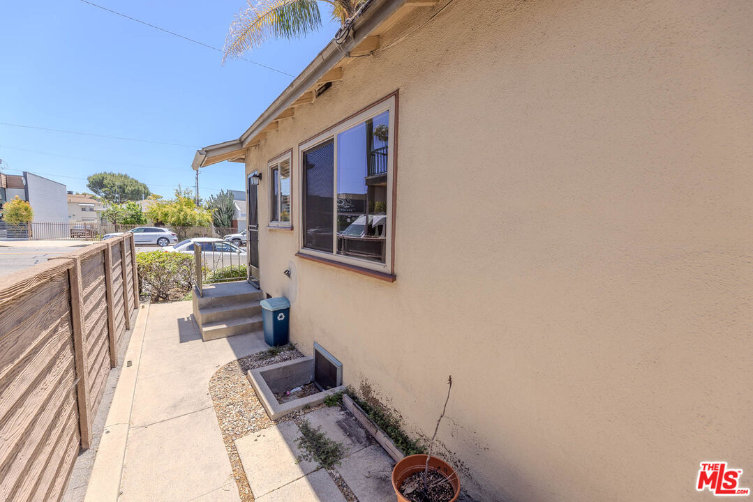 233 East Alameda Avenue, Unit A Burbank, CA 91502 - Photo 21 of 24