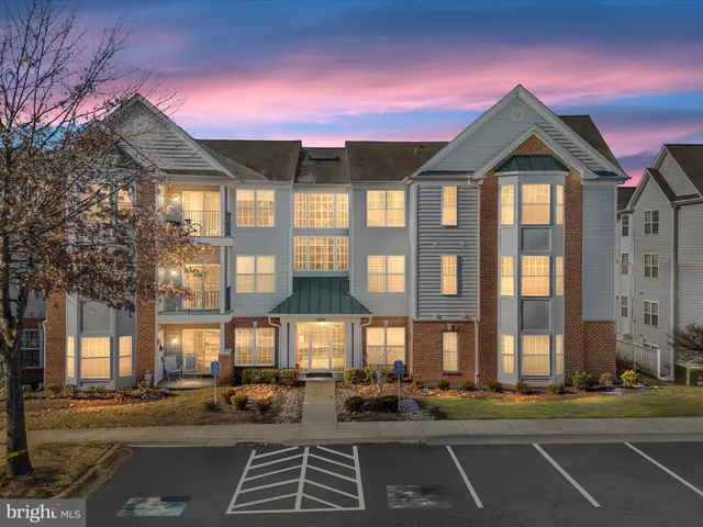 $325,000 | 1976 Scotts Crossing Way, Unit 103, Annapolis, MD 21401
