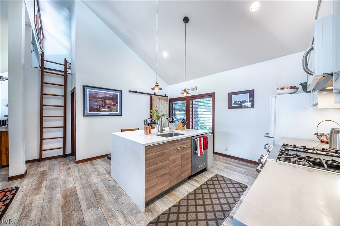 907 Driver Way Incline Village, NV 89451 - Photo 5 of 24 Gallery Image 5