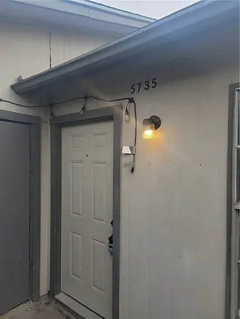 $950 | 5735 Crestmore Drive, Corpus Christi, TX 78415