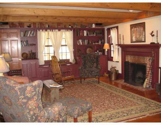 120 Rustique Lane Butler, PA 16002 - Photo 4 of 14 Living Room.