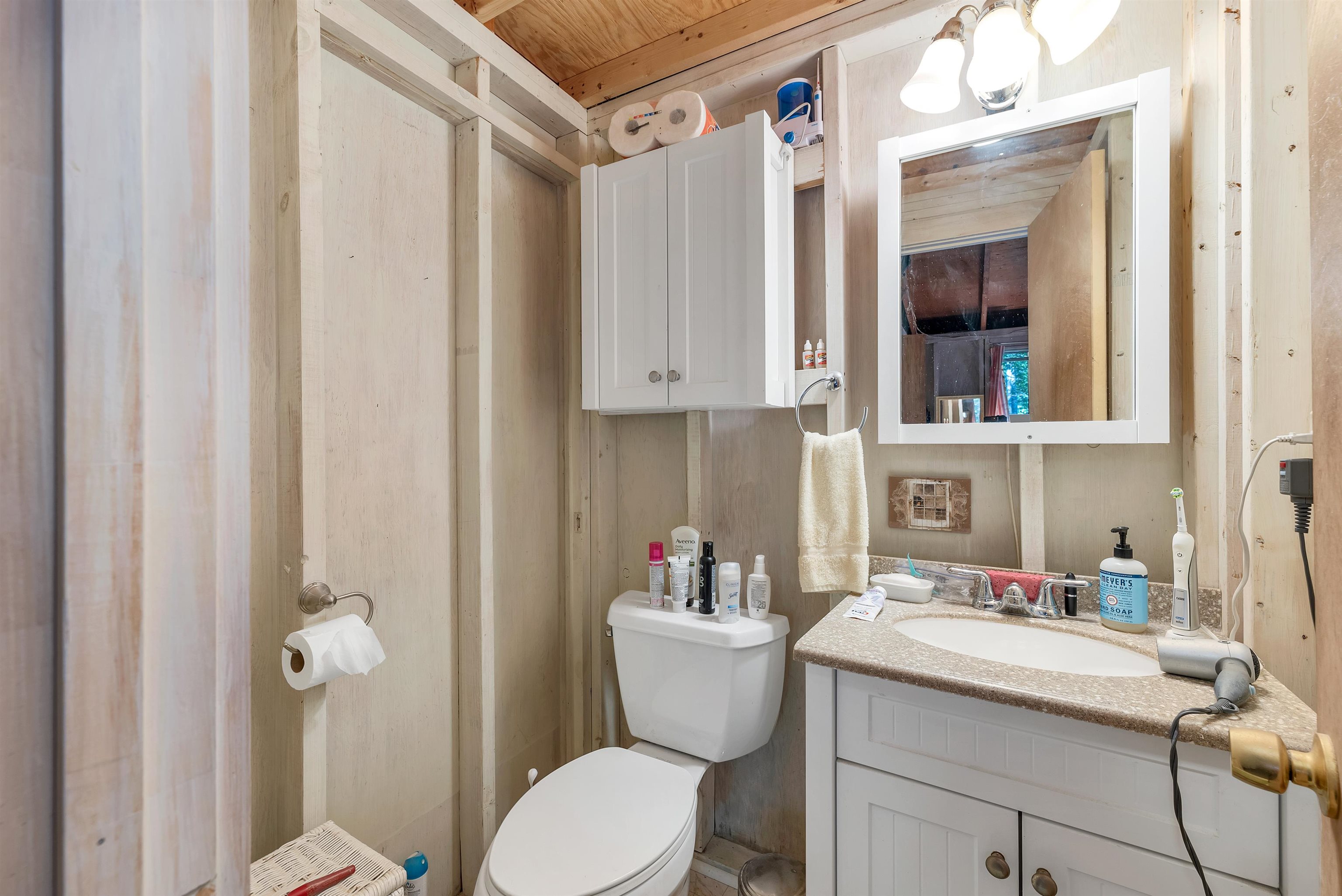 6 Bear Island Meredith, NH 03253 - Photo 27 of 40