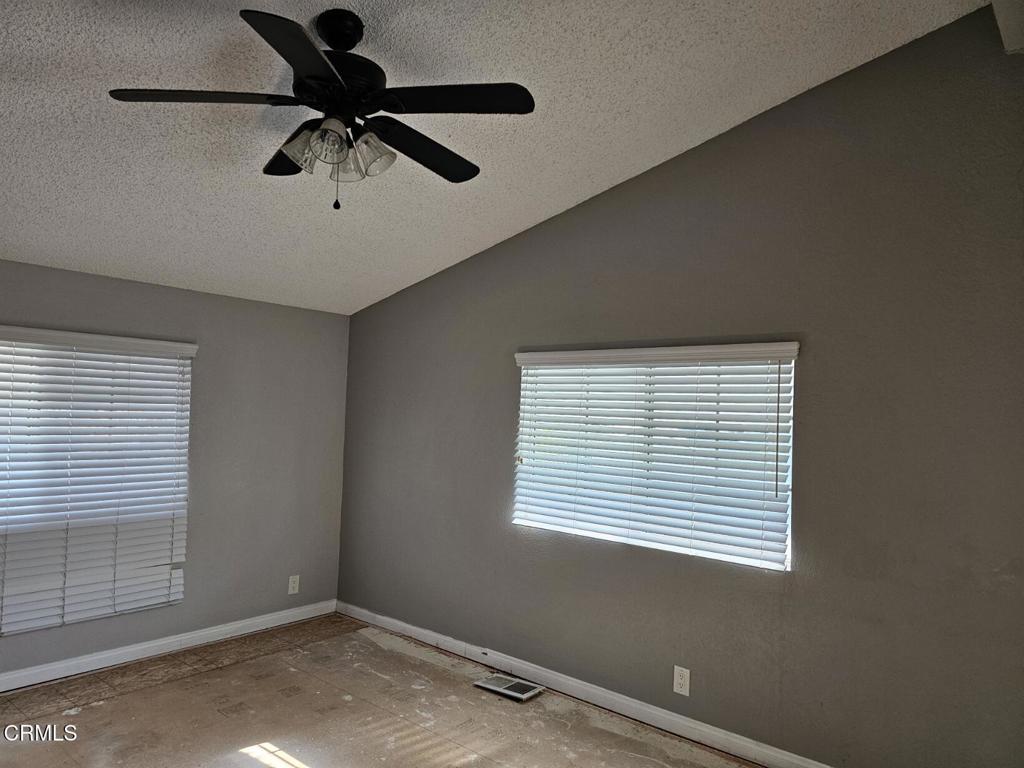 360 Ibsen Place, Unit 129 Oxnard, CA 93033 - Photo 14 of 16 Primary Bedroom