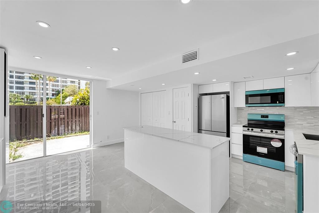 2318 Northeast 7th St Unit 34