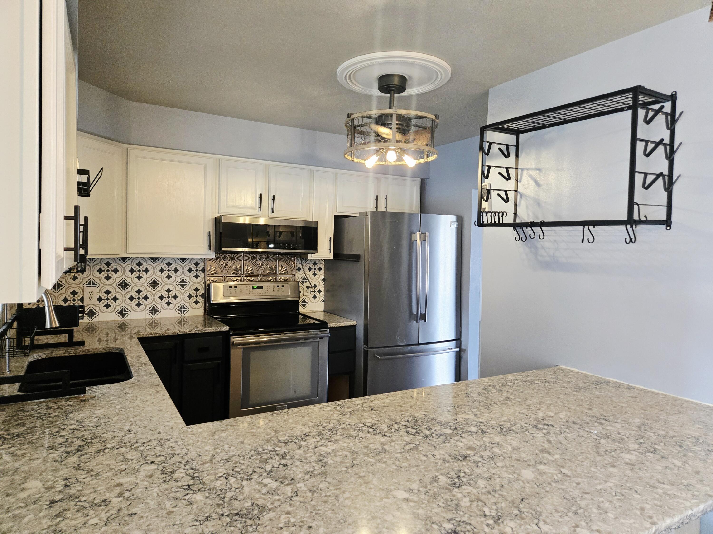 1327 Montclair Place Fort Atkinson, WI 53538 - Photo 11 of 35 Kitchen