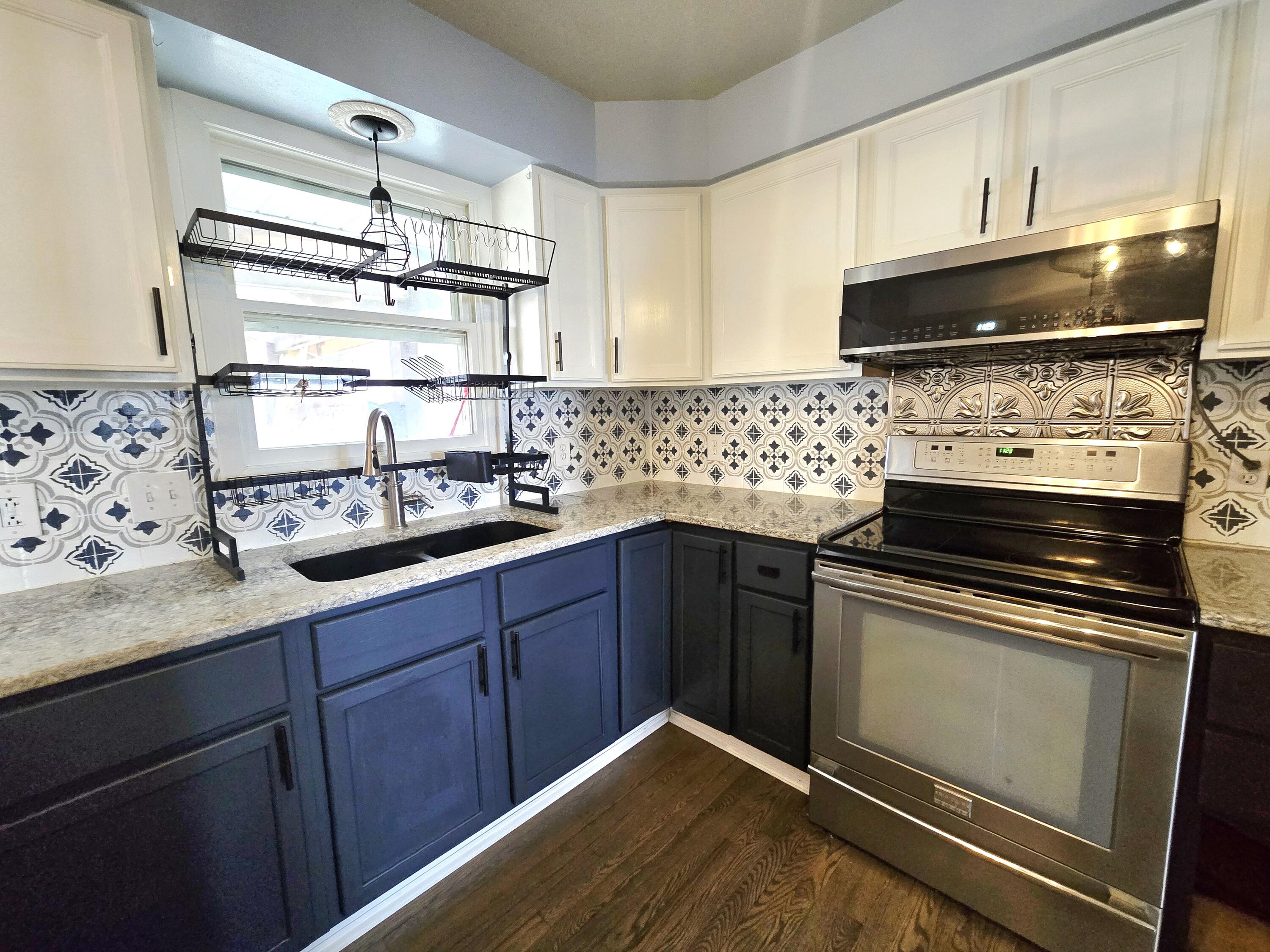 1327 Montclair Place Fort Atkinson, WI 53538 - Photo 18 of 55 Kitchen