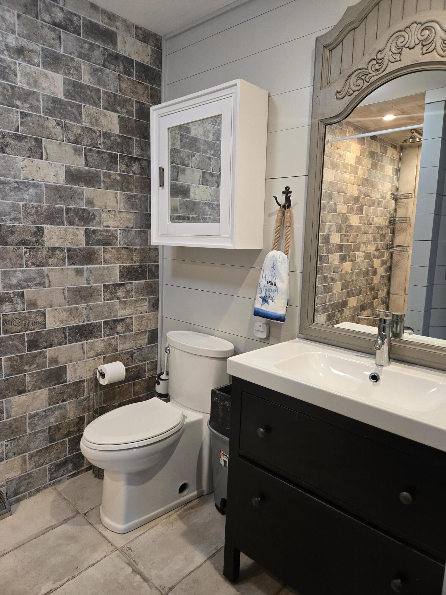1327 Montclair Place Fort Atkinson, WI 53538 - Photo 20 of 35 Master Bathroom