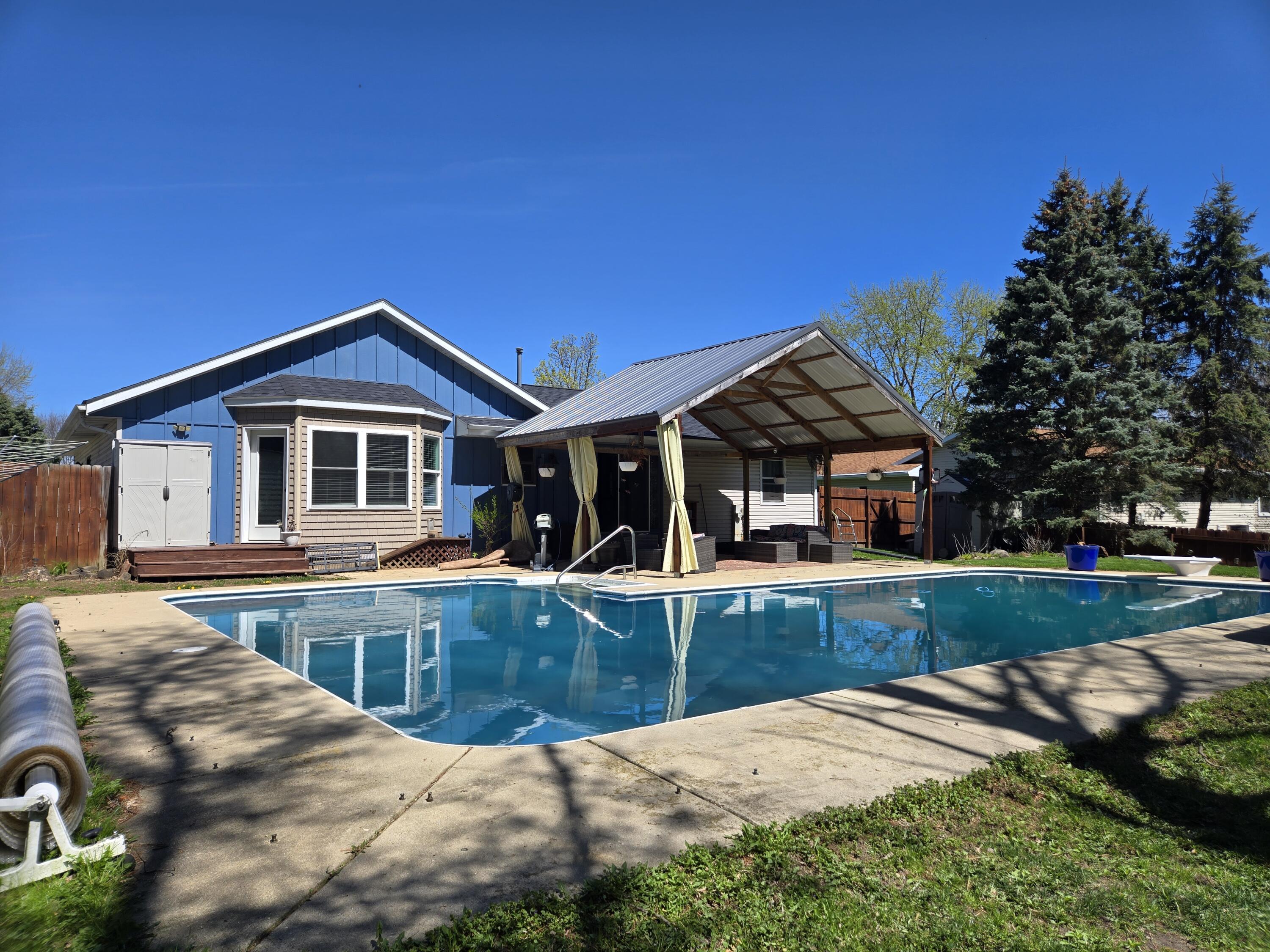 1327 Montclair Place Fort Atkinson, WI 53538 - Photo 5 of 55 20260420_124254