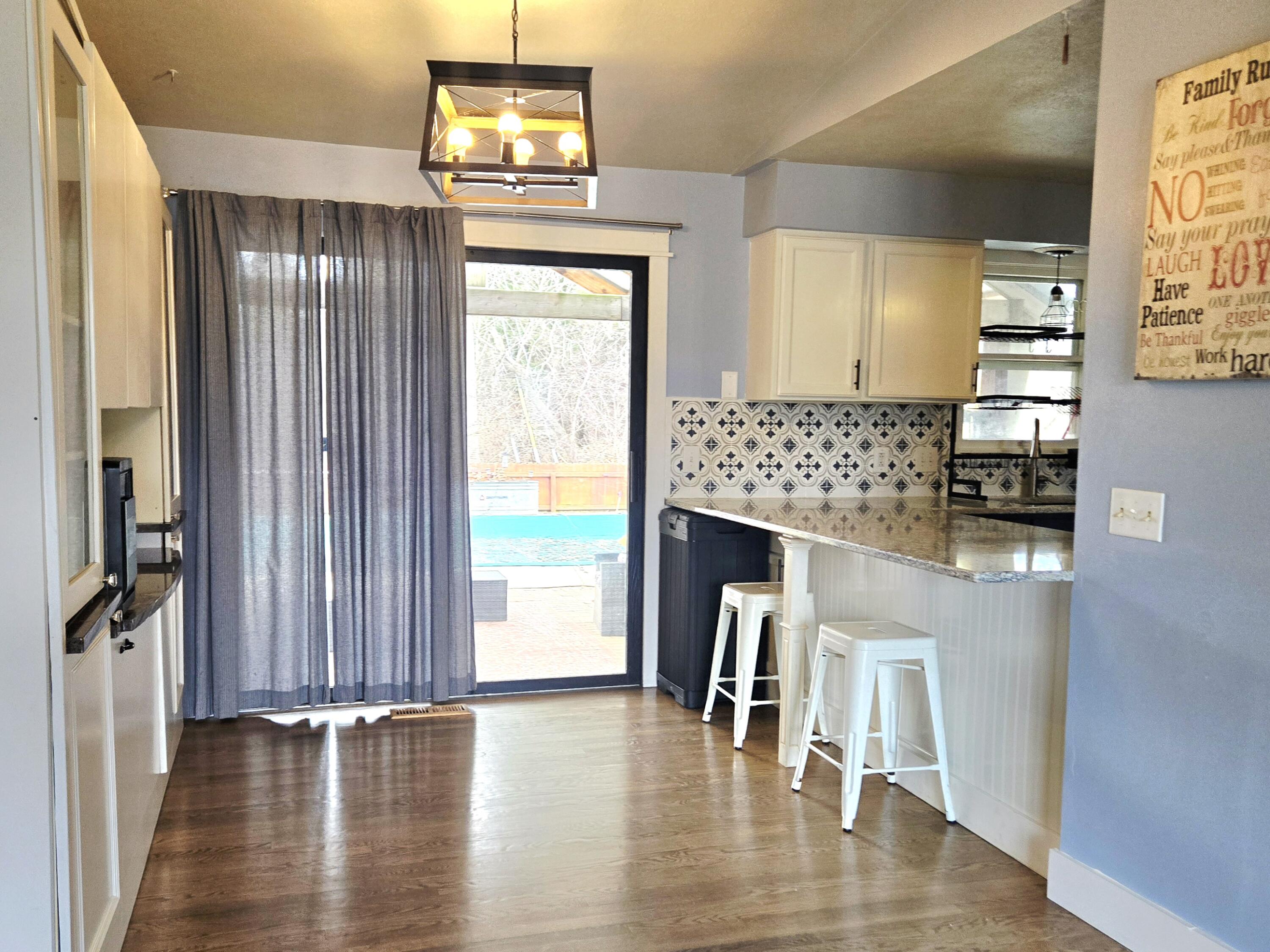 1327 Montclair Place Fort Atkinson, WI 53538 - Photo 7 of 35 Dining Area
