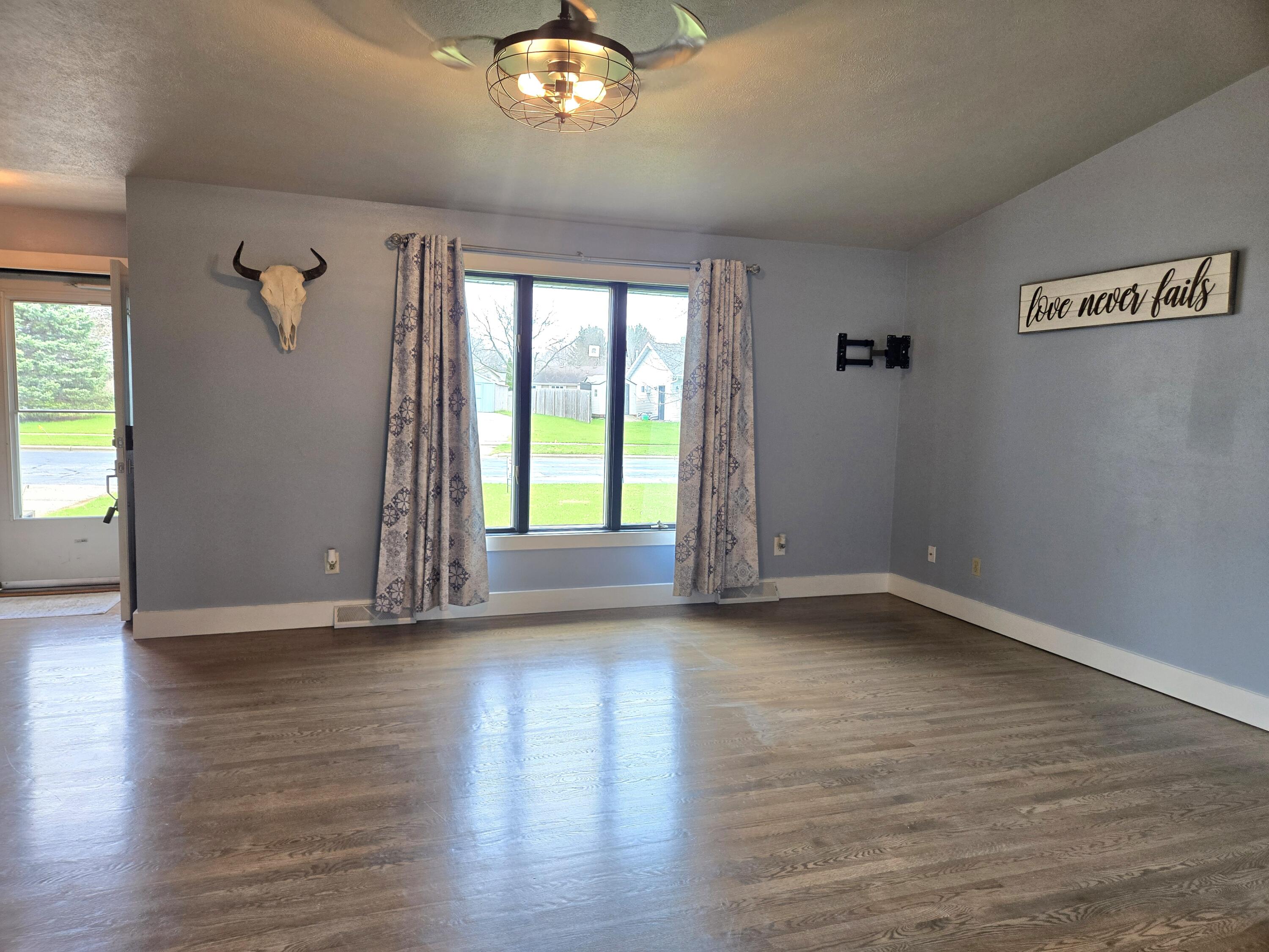 1327 Montclair Place Fort Atkinson, WI 53538 - Photo 8 of 55 20260412_103915