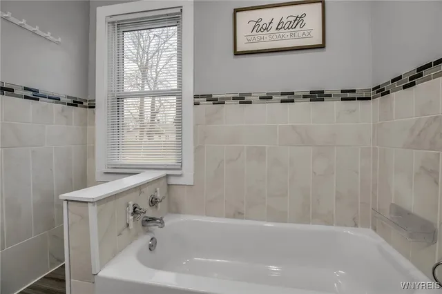 $239,900 | 5048 Roseview Avenue, Hamburg, NY 14219