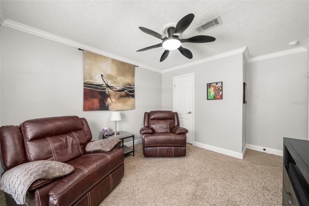 15405 Old Parker Island Road Lake Placid, FL 33852 - Photo 15 of 39 a living room with furniture
