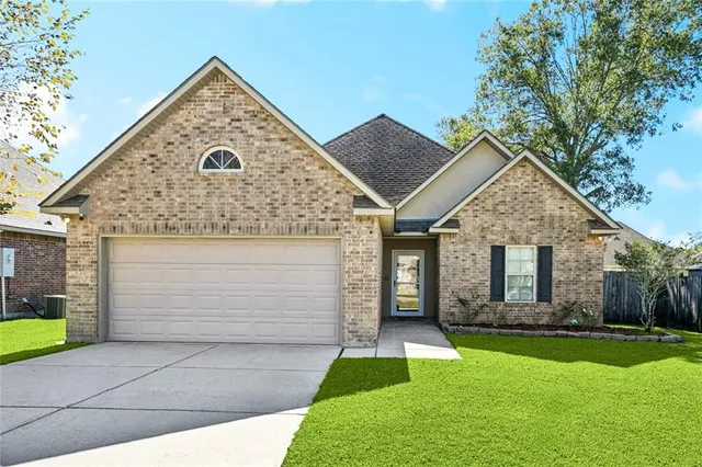 $239,000 | 20278 Bella Gardens Circle, Ponchatoula, LA 70454
