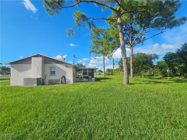 $1,100 | 918 Gerald Avenue, Lehigh Acres, FL 33936