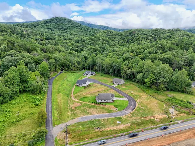 $429,900 | 83 Mctyeire Drive, Young Harris, GA 30582