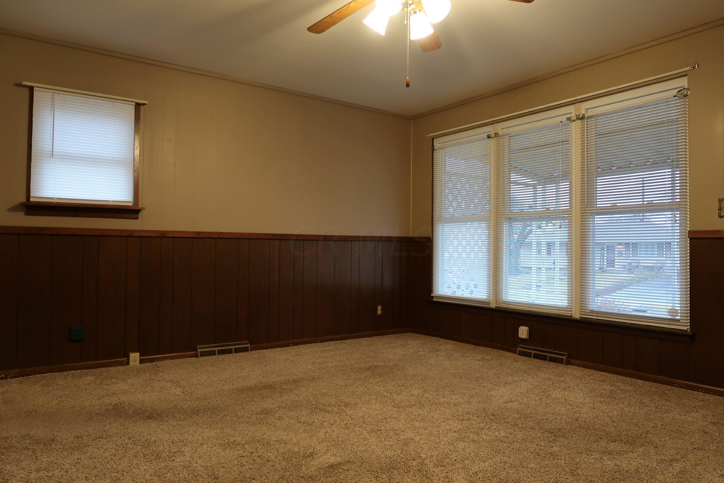145 Fieldpoint Road Heath, OH 43056 - Photo 6 of 29 2-1 Living room