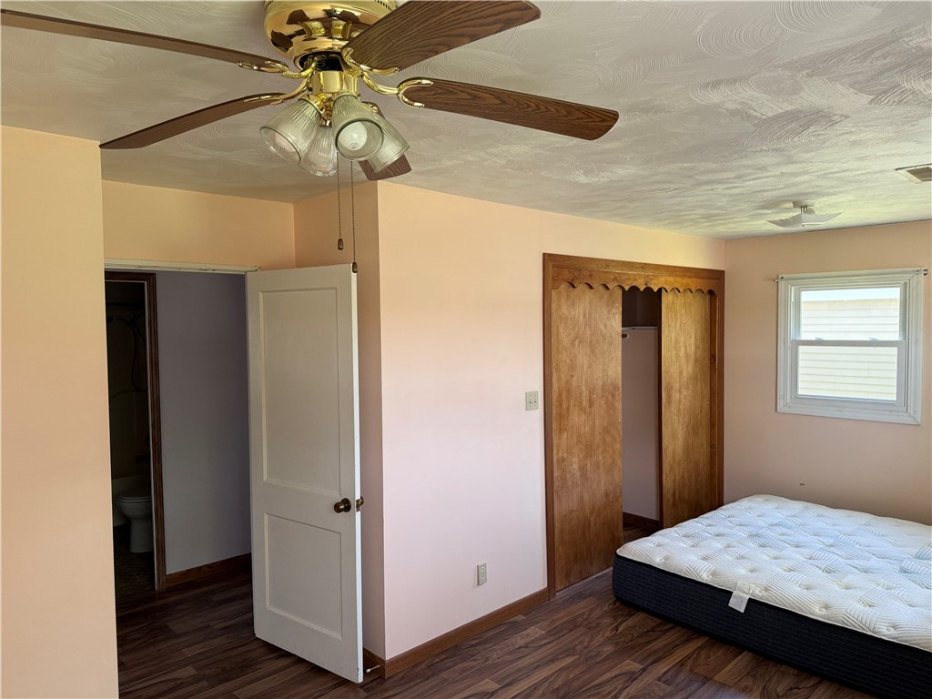 513 Indiana Avenue Effingham, IL 62401 - Photo 17 of 22 Master Bedroom