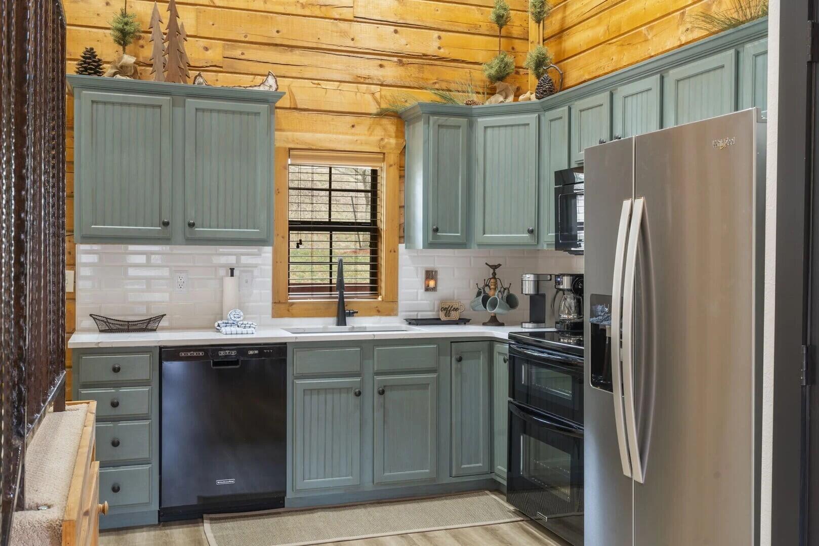 152 Oakridge Road, Unit 1 Branson, MO 65616 - Photo 5 of 38 152 Oak Ridge Road Kitchen 3