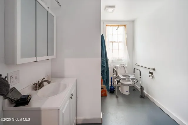 $2,400,000 | 171 Hill Street, Troy, NY 12180