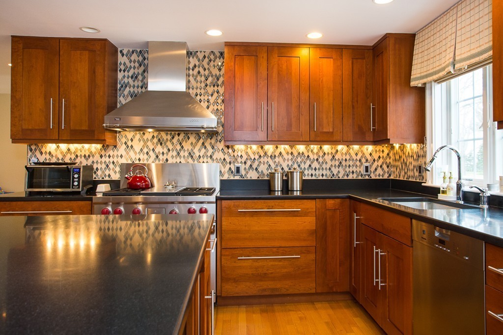 16 Wingate Road Wellesley, MA 02481 - Photo 5 of 15