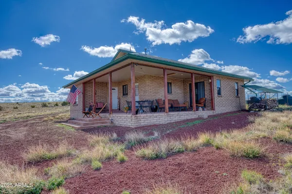 $320,000 | 734 Maverick, Concho, AZ 85924