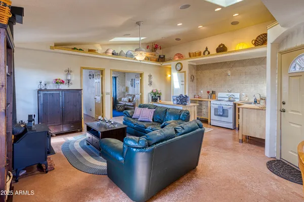 $315,000 | 734 Maverick, Concho, AZ 85924