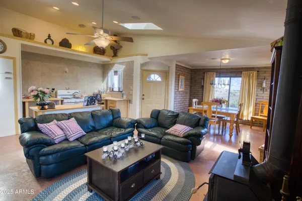 $315,000 | 734 Maverick, Concho, AZ 85924