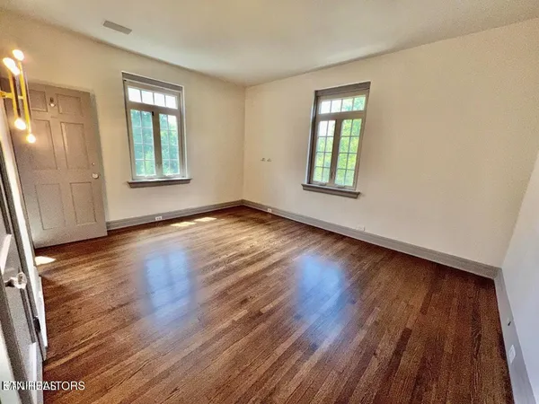 $700,000 | 3061 Kingston Pike, Knoxville, TN 37919