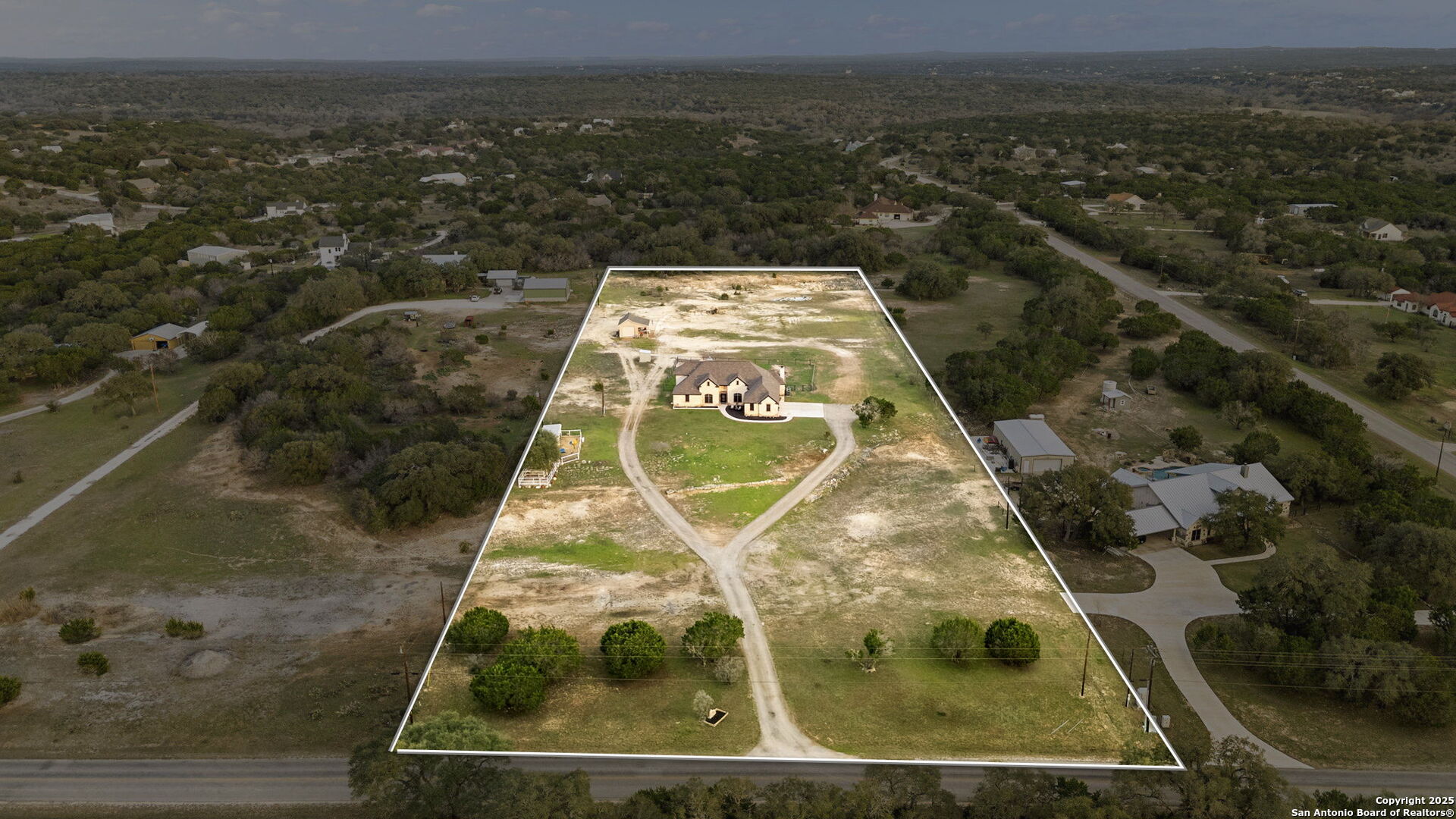 701 Kreutzberg Road Boerne, TX 78006 - Photo 36 of 43 a view of a balcony