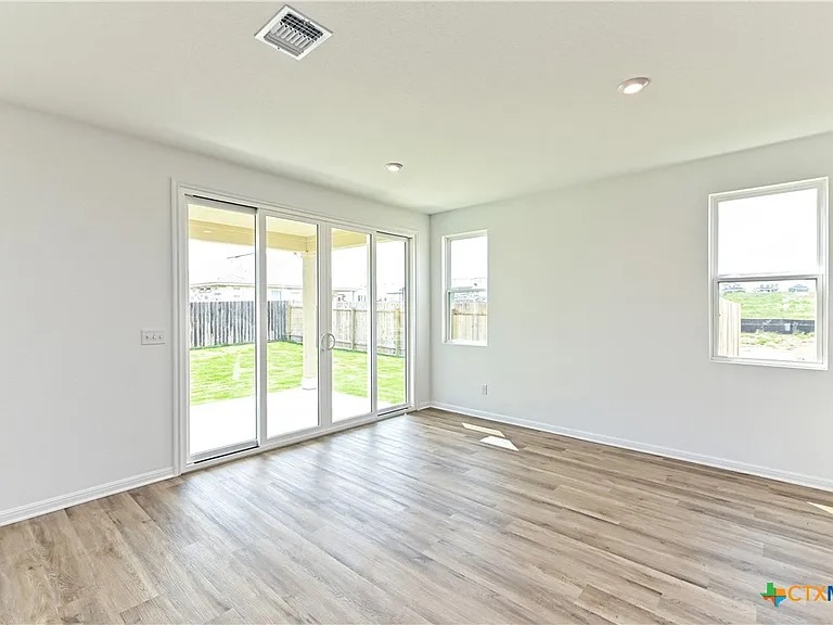 157 Seattle Slew Drive Jarrell, TX 76537 - Photo 14 of 37 Living room