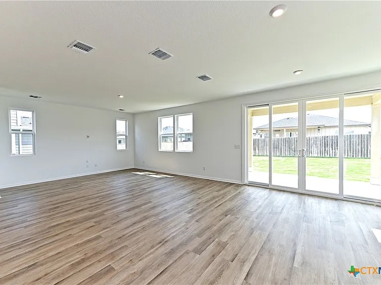 157 Seattle Slew Drive Jarrell, TX 76537 - Photo 15 of 37 Living Room