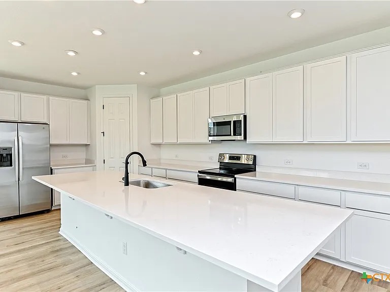 157 Seattle Slew Drive Jarrell, TX 76537 - Photo 16 of 37 Kitchen