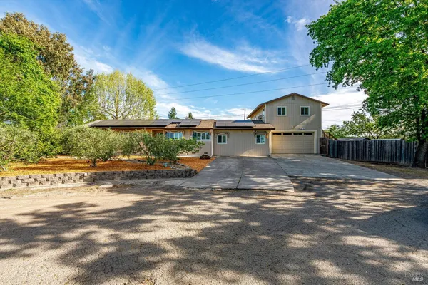 $1,449,000 | 353 Patrick Lane, Windsor, CA 95492
