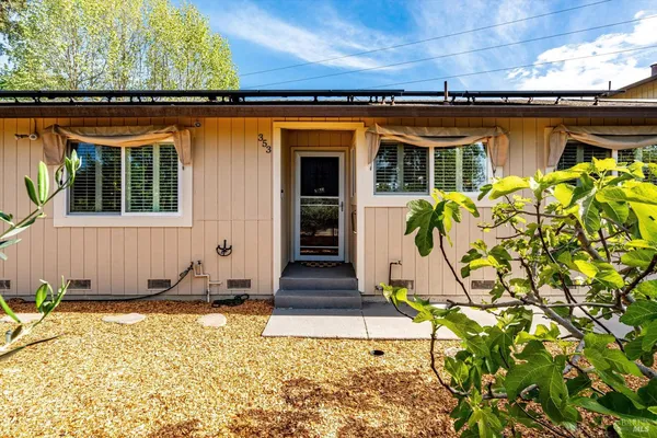 $1,449,000 | 353 Patrick Lane, Windsor, CA 95492