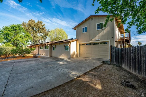 $1,399,000 | 353 Patrick Lane, Windsor, CA 95492