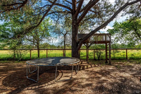 $1,399,000 | 353 Patrick Lane, Windsor, CA 95492