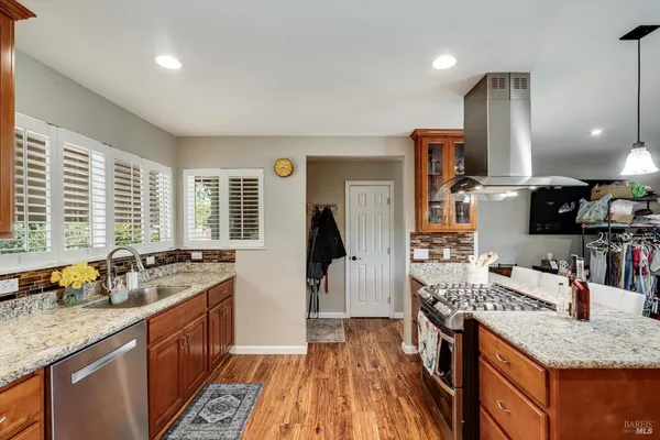 $1,449,000 | 353 Patrick Lane, Windsor, CA 95492