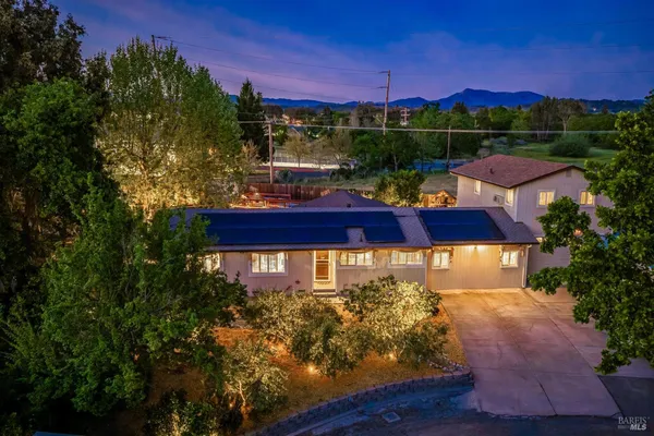 $1,399,000 | 353 Patrick Lane, Windsor, CA 95492