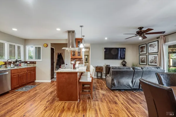 $1,449,000 | 353 Patrick Lane, Windsor, CA 95492