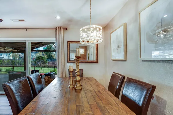 $1,449,000 | 353 Patrick Lane, Windsor, CA 95492