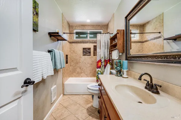 $1,399,000 | 353 Patrick Lane, Windsor, CA 95492