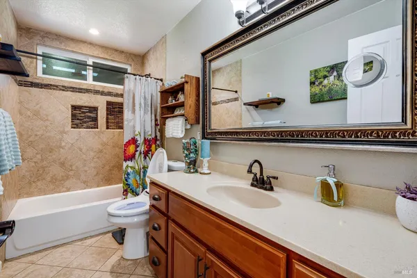 $1,399,000 | 353 Patrick Lane, Windsor, CA 95492